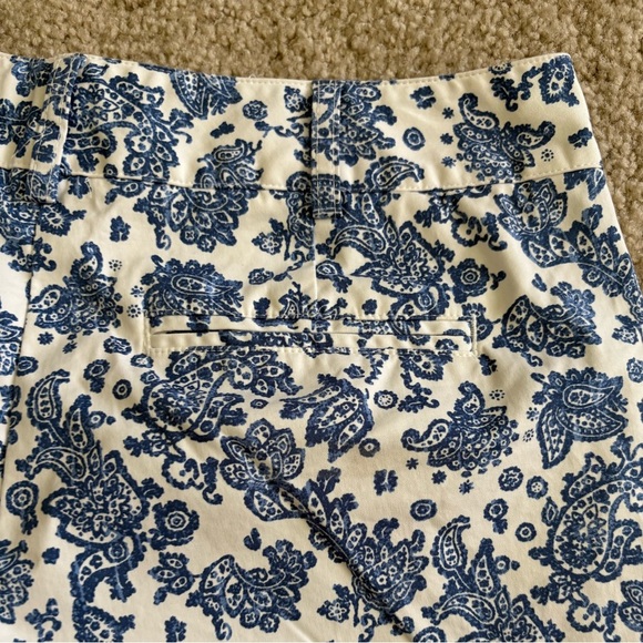 J. McLaughlin Petal Scalloped Shorts Blue White Bandana Paisley Print 6 (31) - Picture 7 of 12